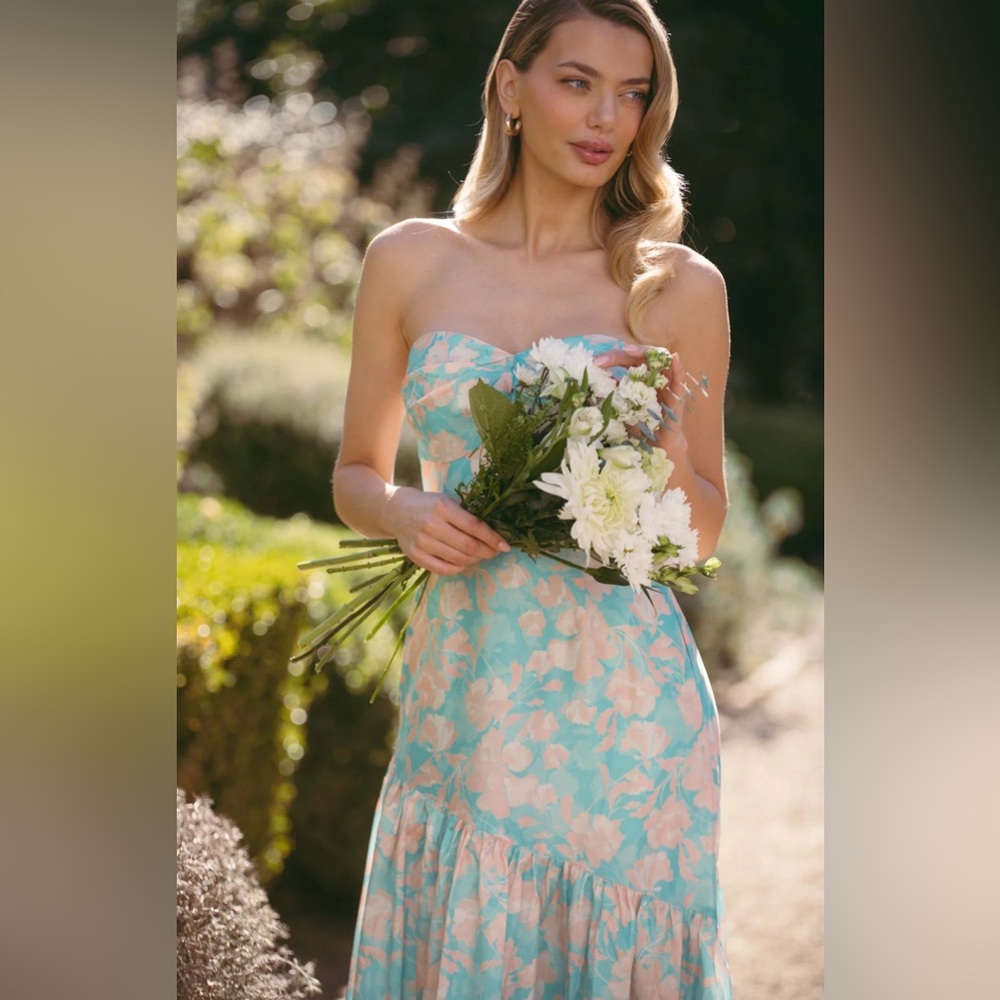 Hutch ‘Phoebe’ Strapless Tiered Maxi Dress in Floral Print - Picture 6 of 8